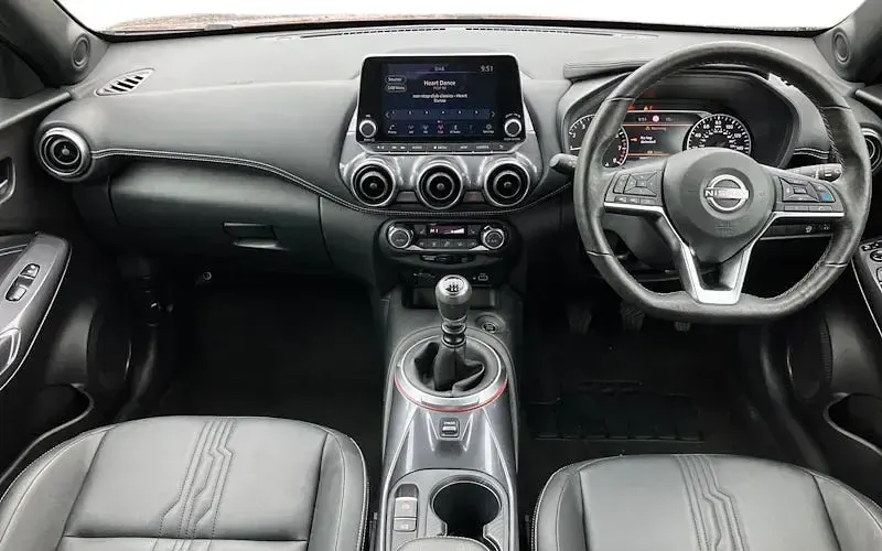 Used Nissan Juke Pack 114 HP (83 kW) 2023 Red SUV