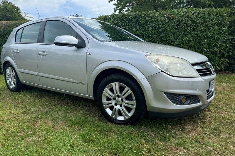 Silver Used 2007 Vauxhall Astra SRi Hatchback | £1,995 (Fair price) - Image 1/1