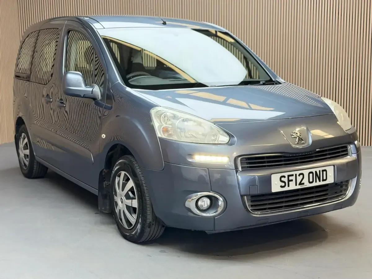 Gebraucht Peugeot TePee S 2012 Grau Van / Kleinbus