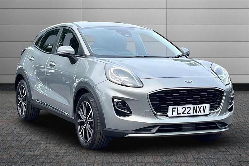 Solar silver Used 2022 Ford Puma Titanium Hatchback | £15,650 (Good price) - Image 1/3