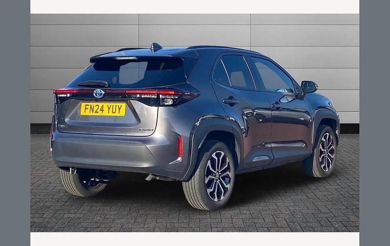 Used Toyota Yaris Cross Design 116 HP (85 kW) 2024 Grey SUV