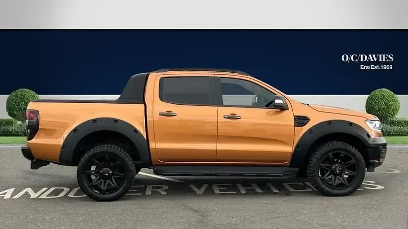 Begagnad Ford Ranger Wildtrack 2022 Orange Pickup