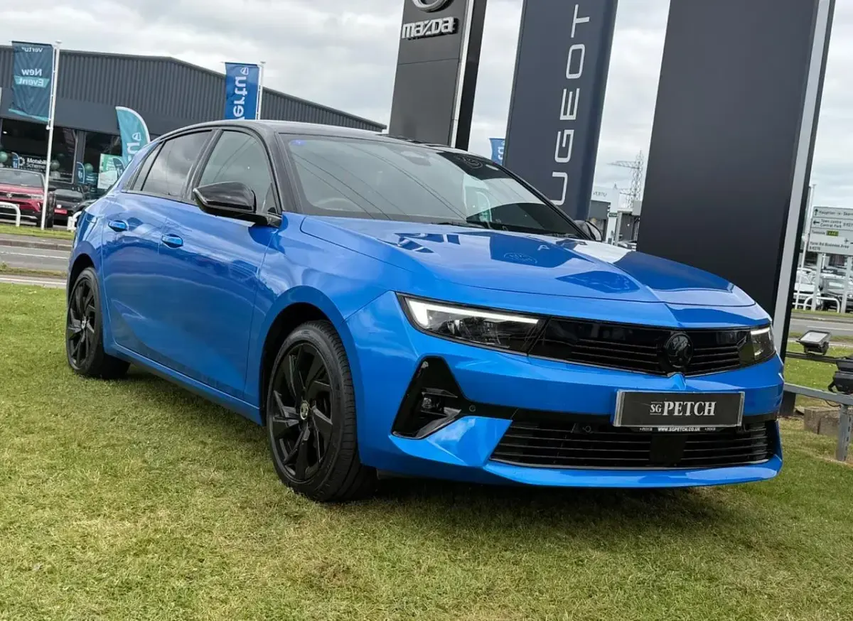Used Vauxhall Astra S 128 HP (94 kW) 2024 Blue Hatchback