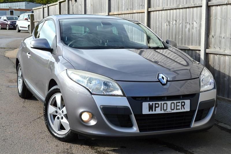 Grey Used 2010 Renault Mégane Coupé Dynamique Coupe | £2,949 (Good price) - Image 1/4