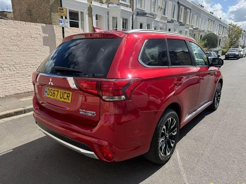 Used Mitsubishi Outlander 200 HP (147 kW) 2017 Red SUV