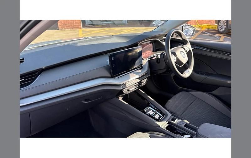 Used Skoda Octavia SE Technology 200 HP (147 kW) 2024 Silver Hatchback