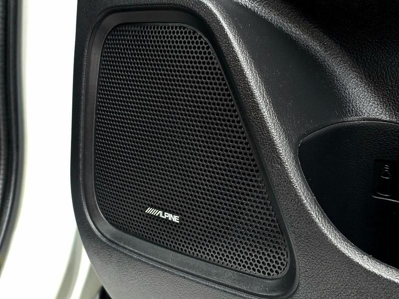 Used Mitsubishi Outlander P-HEV 2018 White Estate