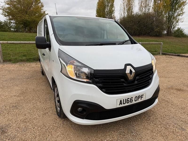White Used 2016 Renault Trafic Business Van | £9,475 (Good price) - Image 1/4