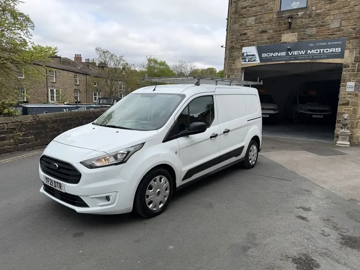 Used Ford Transit Connect Trend 100 HP (73 kW) 2021 White MPV