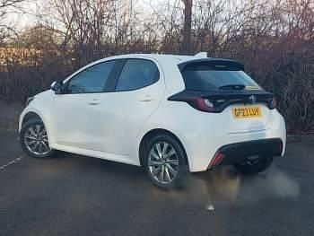 Used Toyota Yaris Hybrid 116 HP (85 kW) 2023 White Hatchback