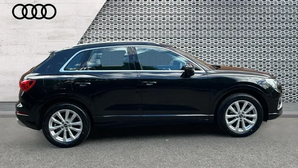 Used Audi Q3 Sport 150 HP (110 kW) 2022 Mythos black SUV