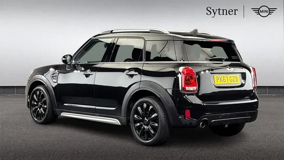 Used Mini Cooper Countryman 134 HP (98 kW) 2017 Black SUV