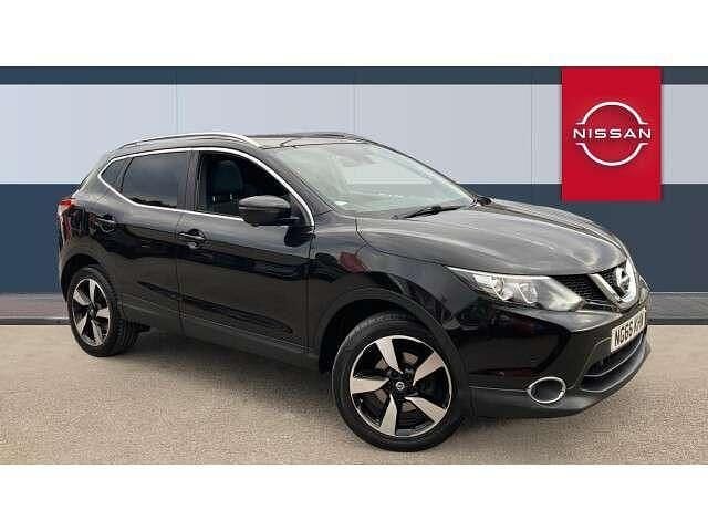 Black Used 2017 Nissan Qashqai N-Vision SUV | £8,493 (Good price) - Image 1/4