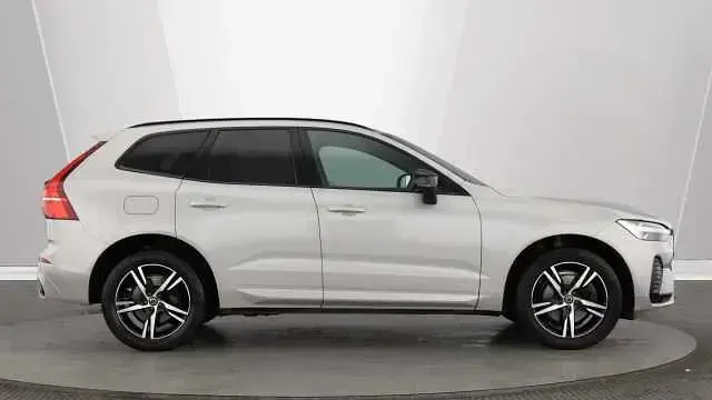 Used Volvo XC60 R-Design 197 HP (144 kW) 2022 SUV