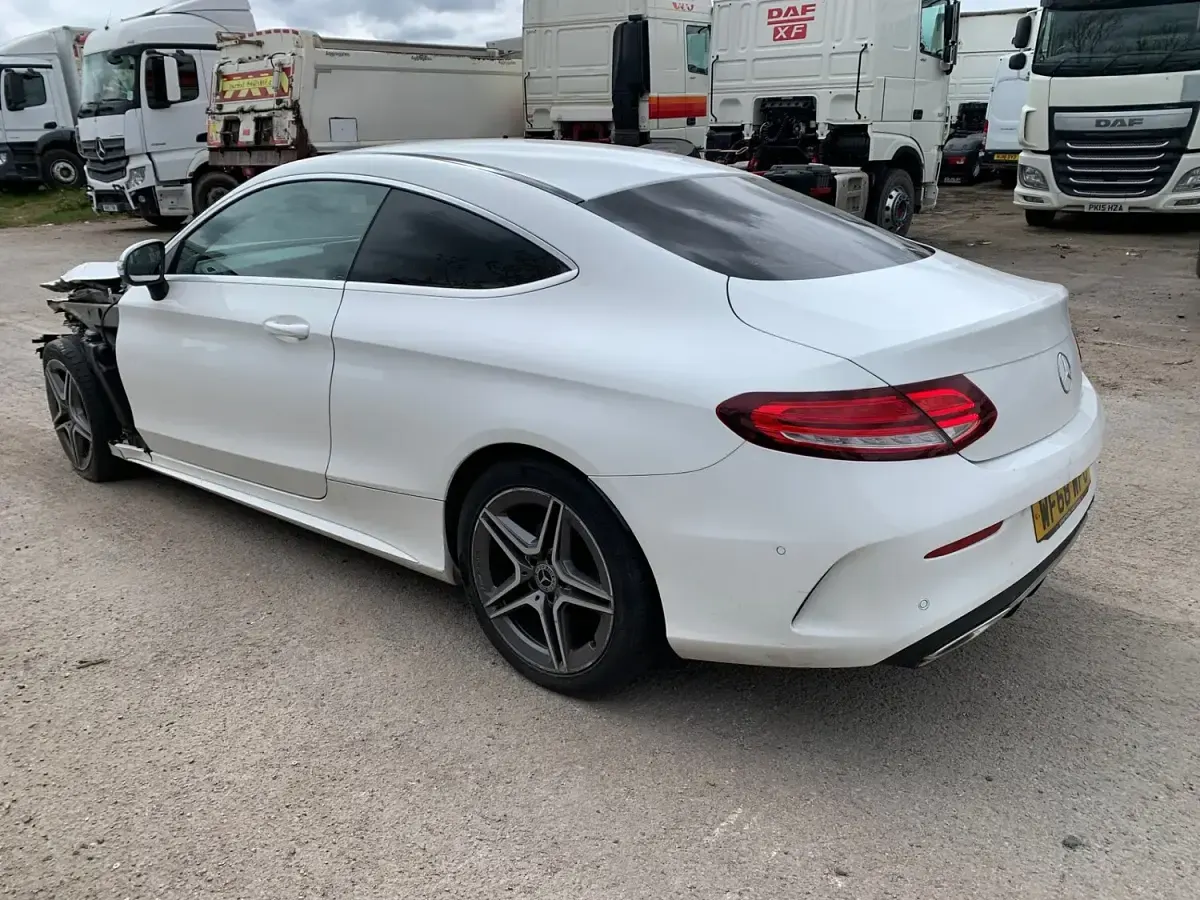Used Mercedes C200 AMG line 2018 White Coupe