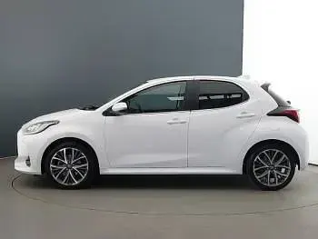 Used Toyota Yaris 116 HP (85 kW) 2022 White Hatchback