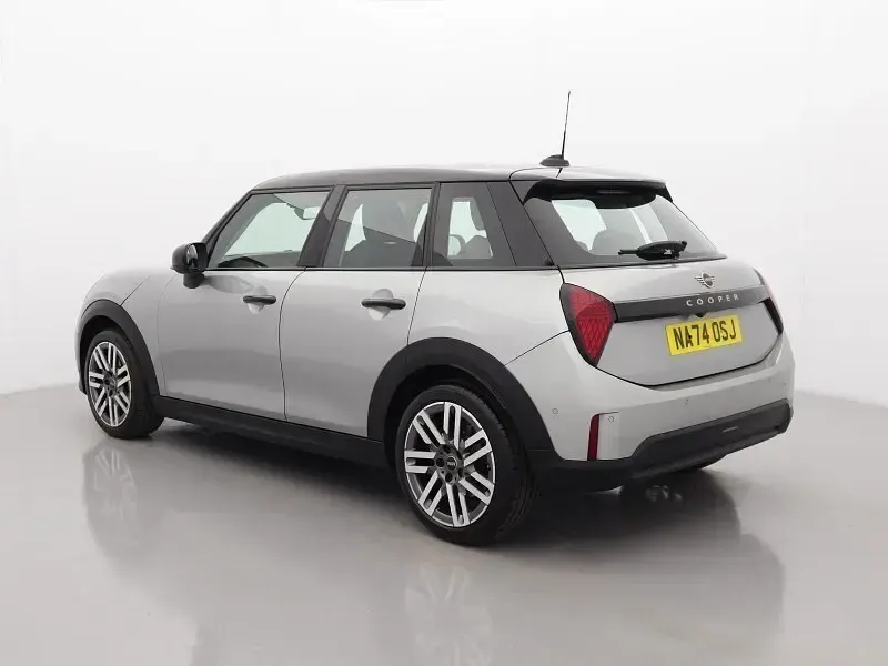 Used Mini Cooper Hatch 154 HP (113 kW) 2024 Silver Hatchback