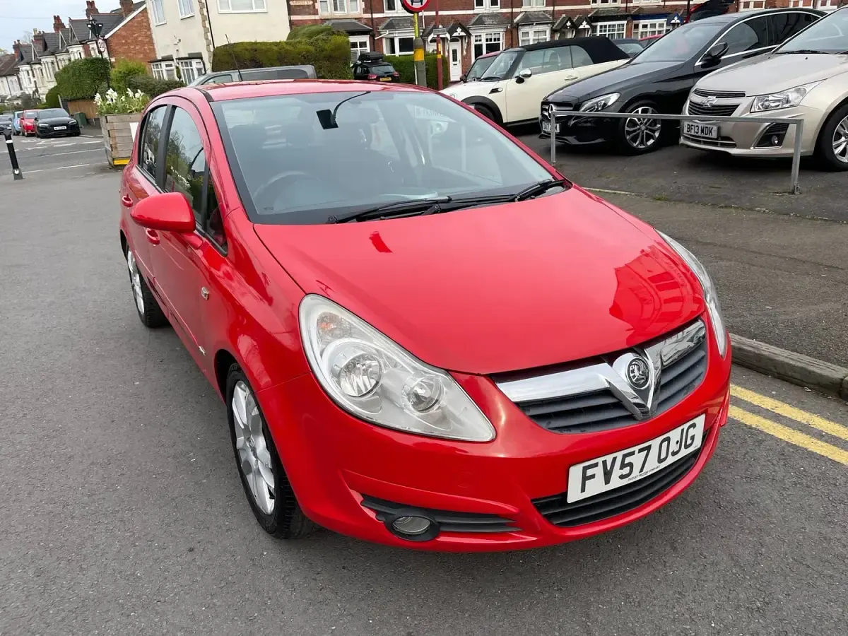 Used Vauxhall Corsa 90 HP (66 kW) 2007 Red Hatchback