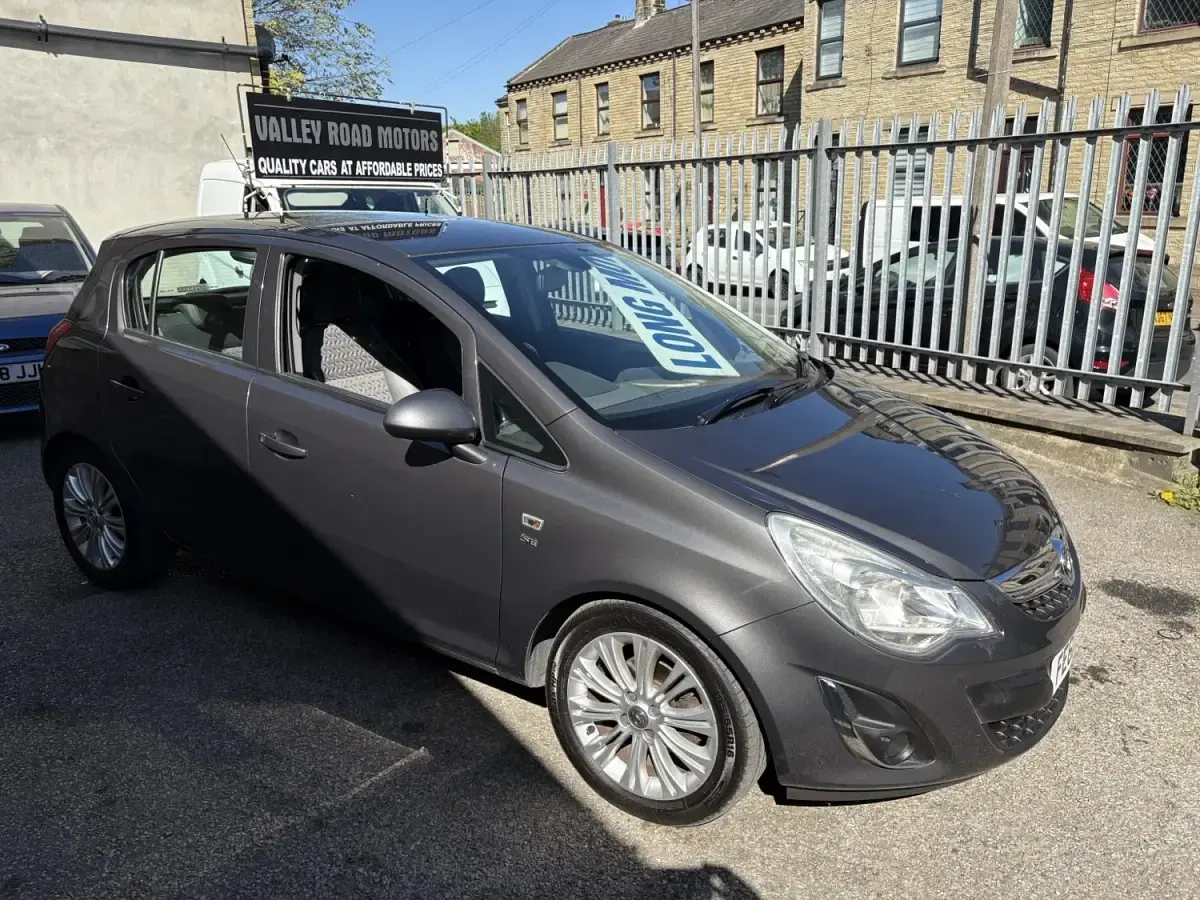 Używany Vauxhall Corsa 100 KM (73 kW) 2011 Szary Hatchback