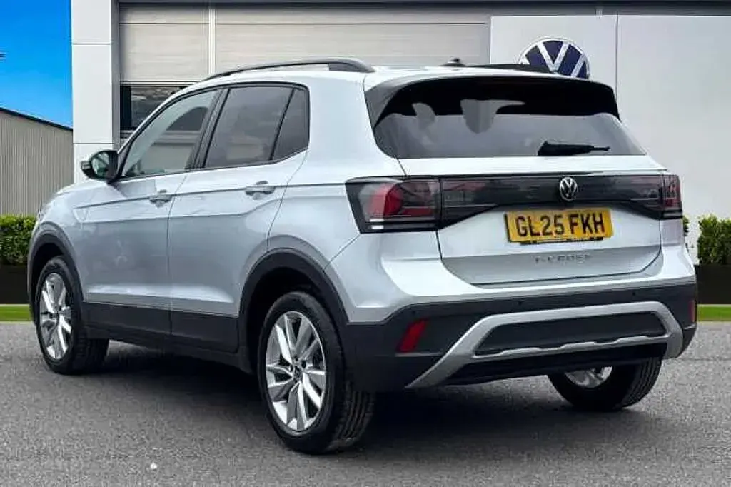 Usado VW T-Cross Match 115 HP (84 kW) 2025 Prateado SUV