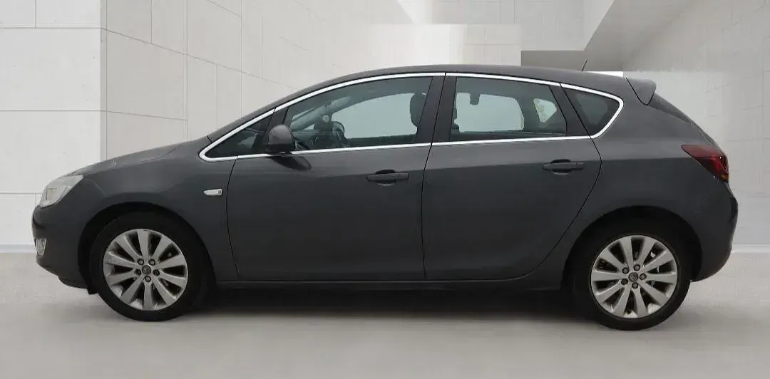 Used Vauxhall Astra 140 HP (102 kW) 2012 Grey Hatchback