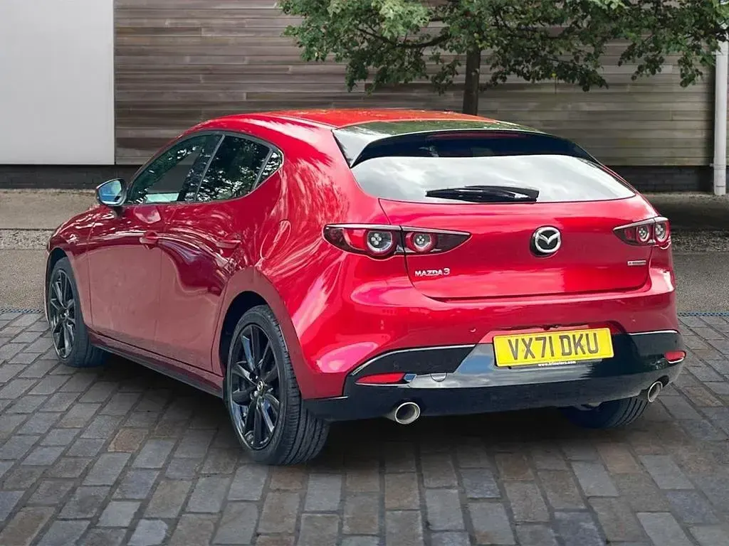 Used Mazda 3 Inclusive 186 HP (136 kW) 2021 Red Hatchback