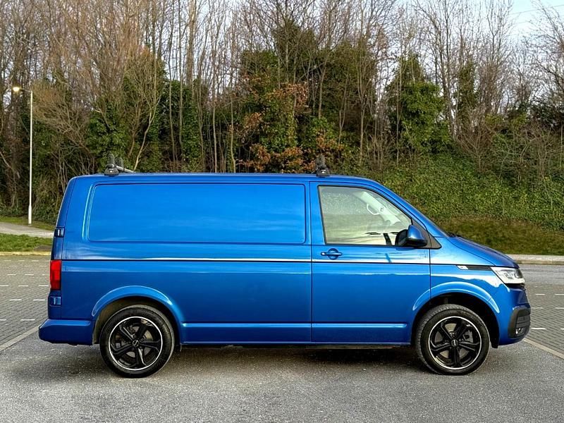 Used VW Transporter Highline 201 HP (147 kW) 2021 Blue Van