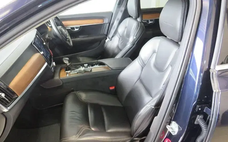 Used Volvo S90 Inscription 235 HP (172 kW) 2017 Blue Sedan