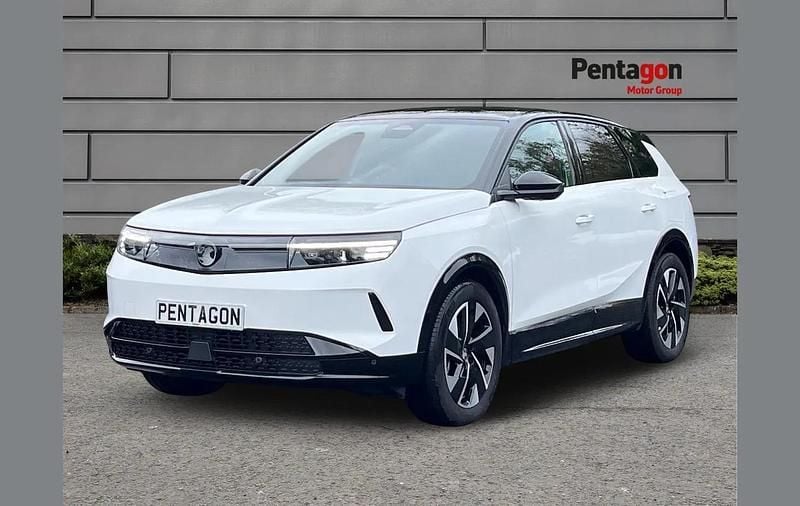 Used Vauxhall Grandland 156 kW (213 HP) 2025 White SUV