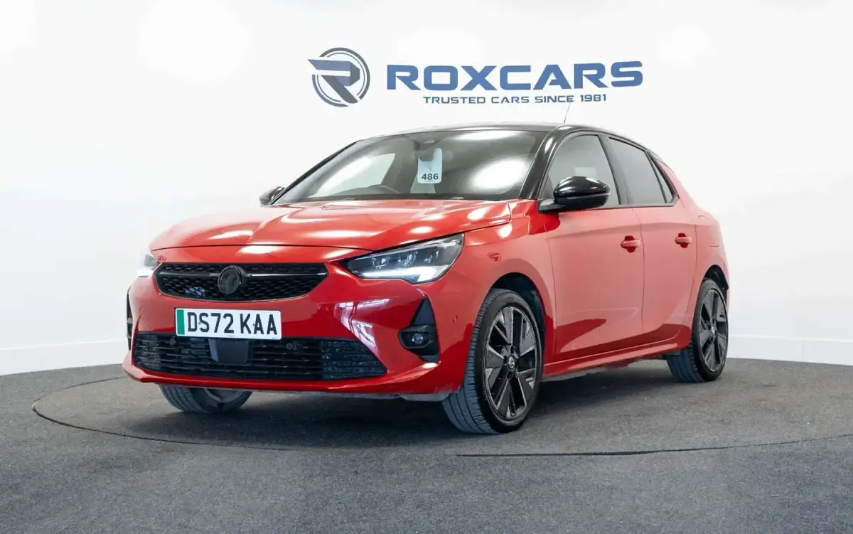 Begagnad Vauxhall Corsa-e Edition 100 kW (136 HK) 2022 Röd Halvkombi