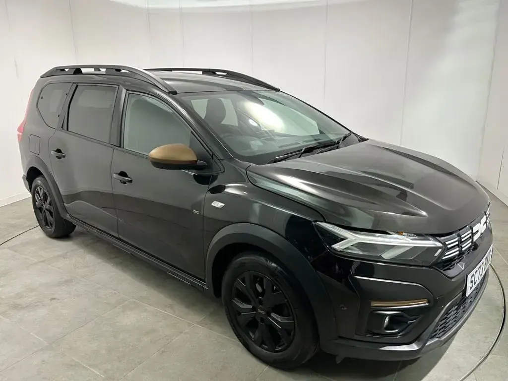 Used Dacia Jogger Extreme 110 HP (80 kW) 2024 Black MPV