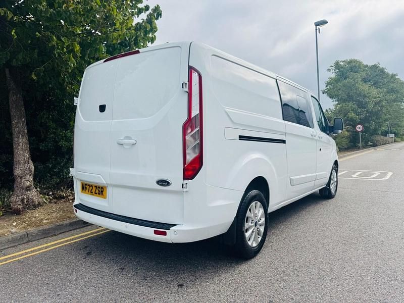 Used Ford Transit Custom Limited 130 HP (95 kW) 2022 White Van