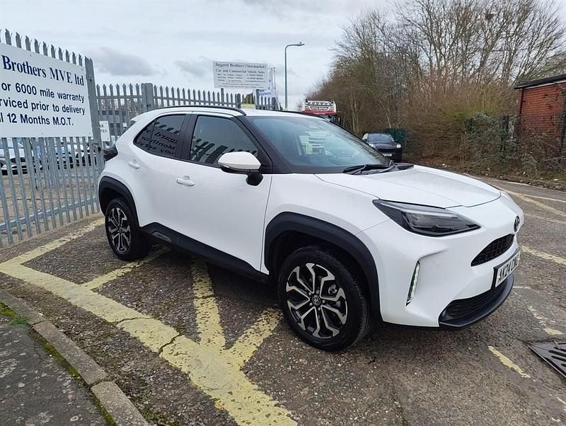 Used Toyota Yaris Design 2024 White Hatchback