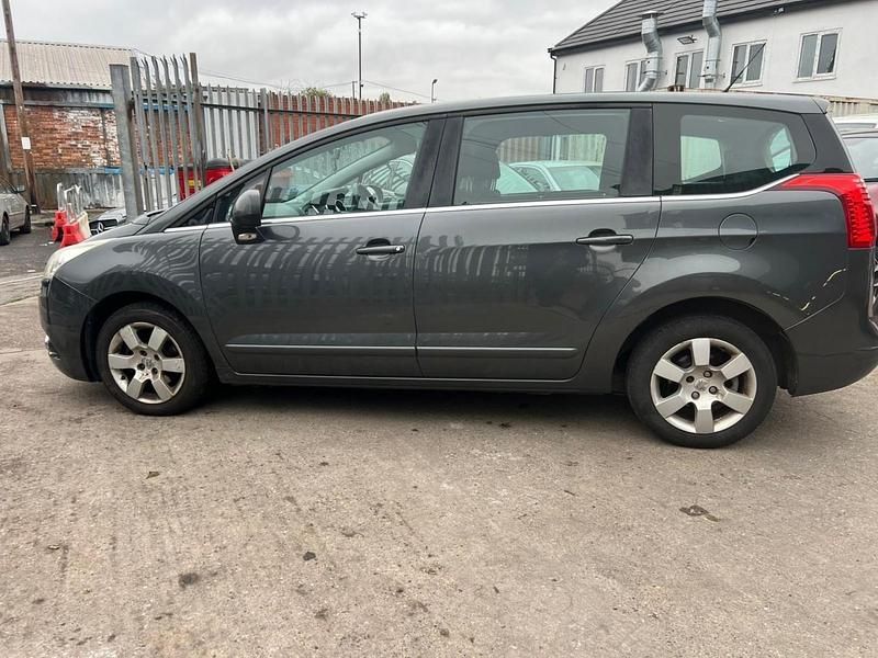 Used Peugeot 5008 Sport 2010 Grey MPV