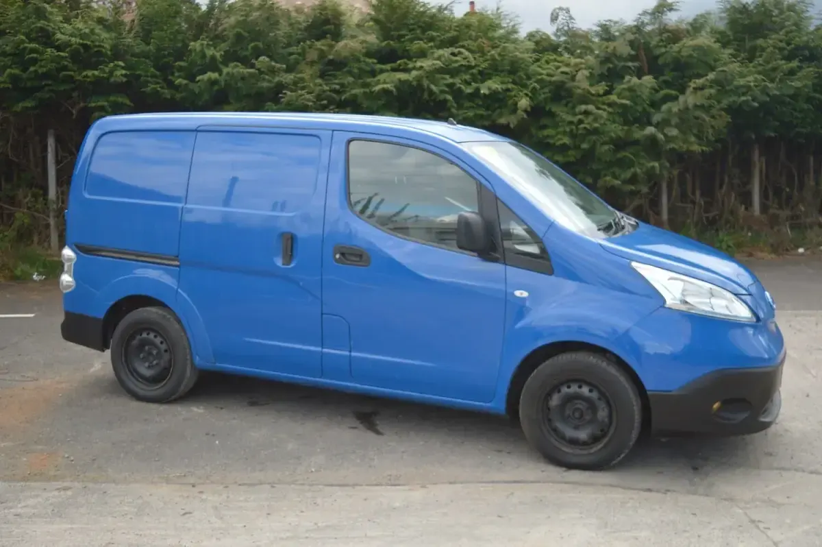 Used Nissan e-NV200 Acenta 50 kW (68 HP) 2015 Blue MPV