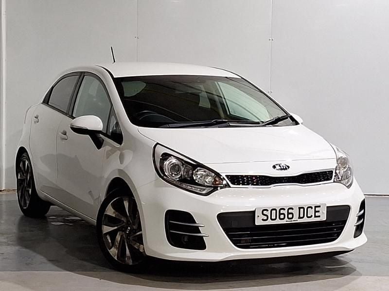Used Kia Rio 2017 White Hatchback