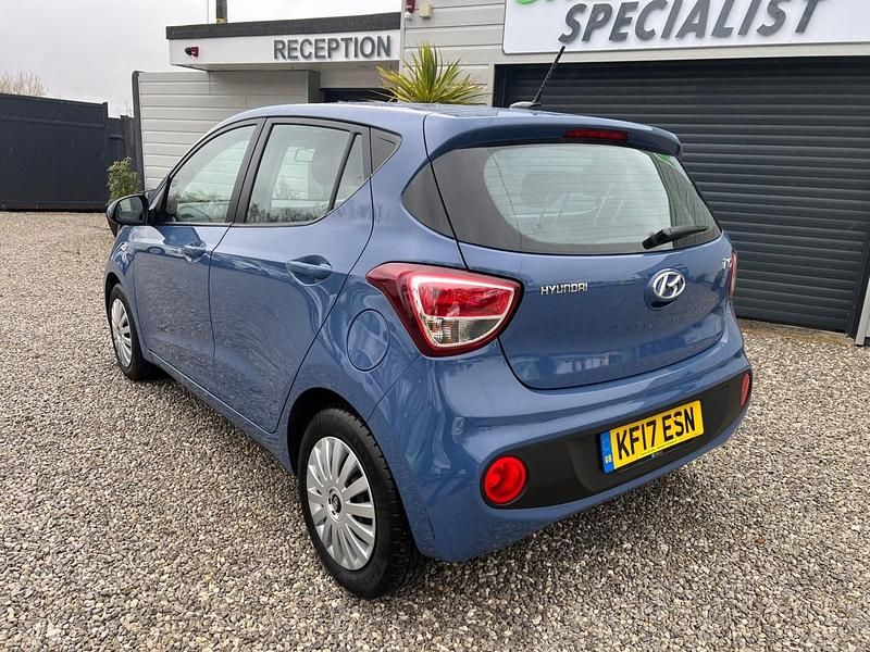 Used Hyundai i10 SE 87 HP (63 kW) 2017 Blue Hatchback