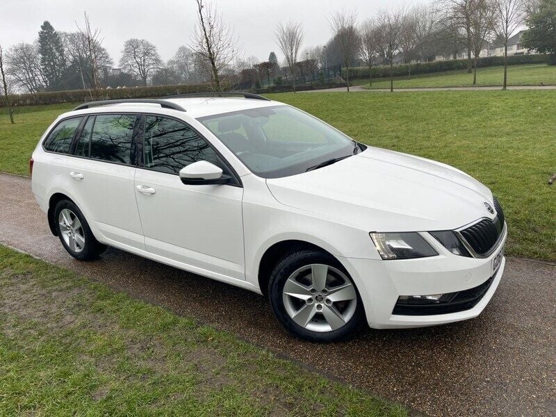 White Used 2018 Skoda Octavia SE Estate | £6,490 (Fair price) - Image 1/4