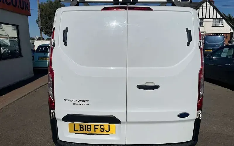 Used Ford Transit Custom 105 HP (77 kW) 2018 White Van
