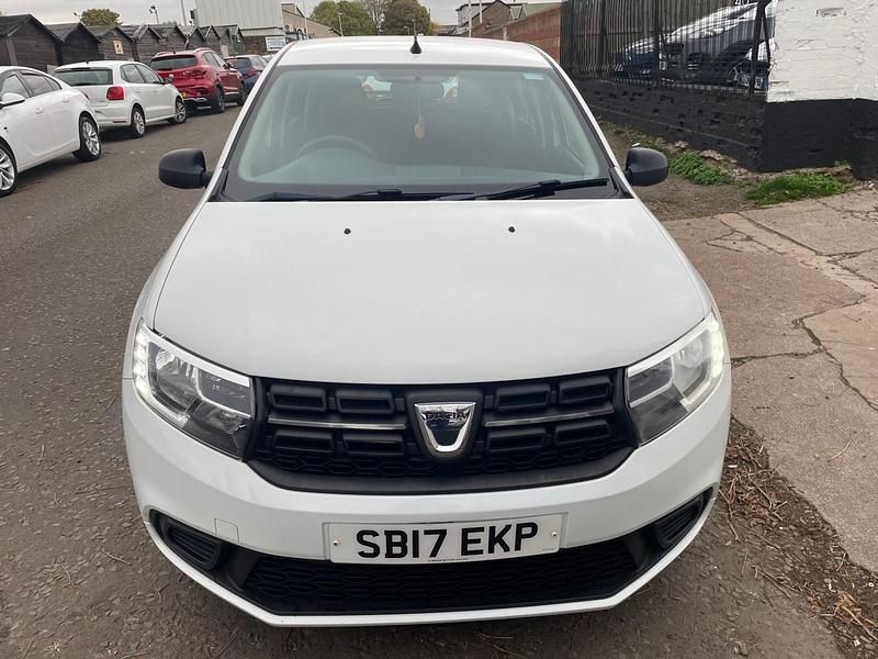 Used Dacia Sandero Ambiance 90 HP (66 kW) 2017 White Hatchback