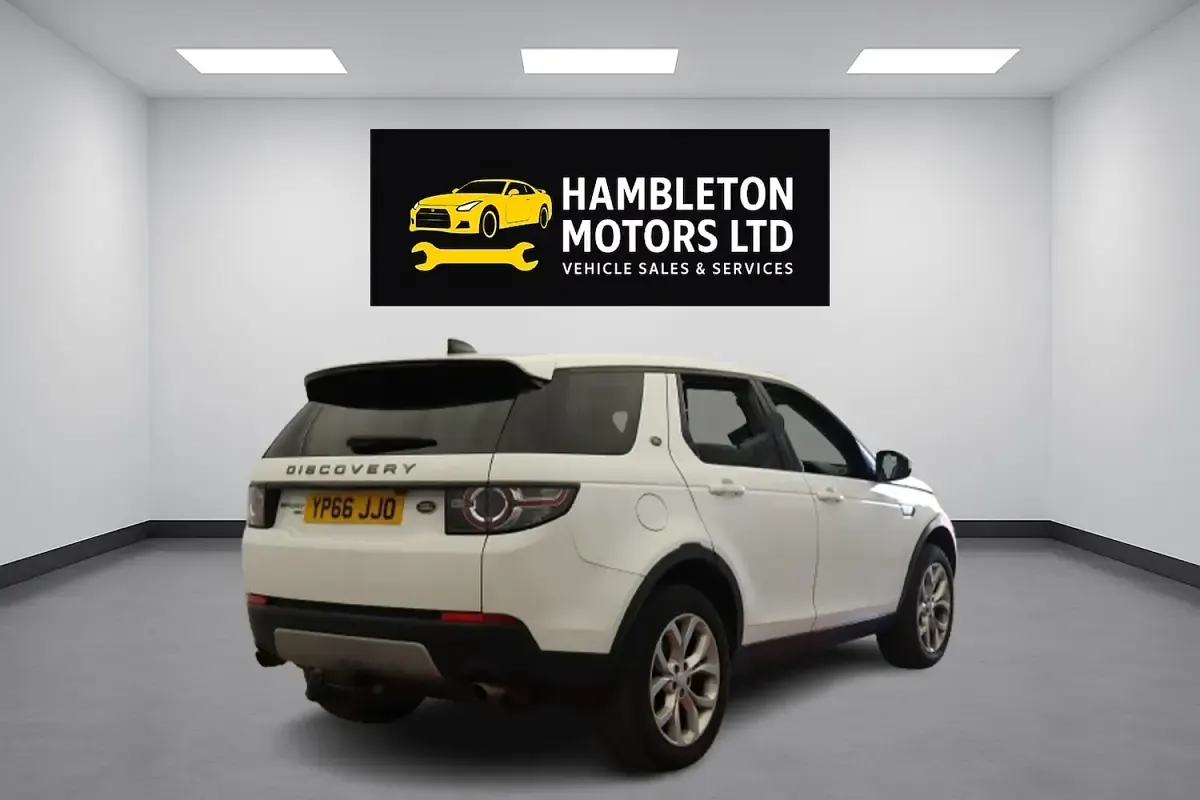 Used Land Rover Discovery 4 HSE 180 HP (132 kW) 2016 White SUV