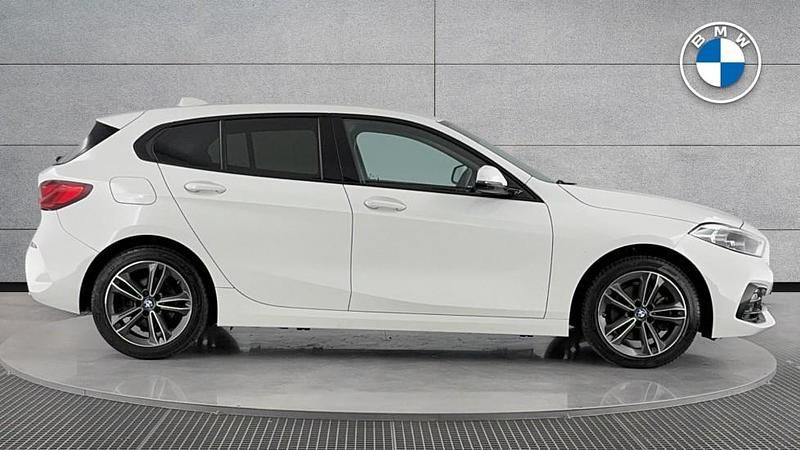 Used BMW 118 Sport Line 148 HP (108 kW) 2020 White Hatchback