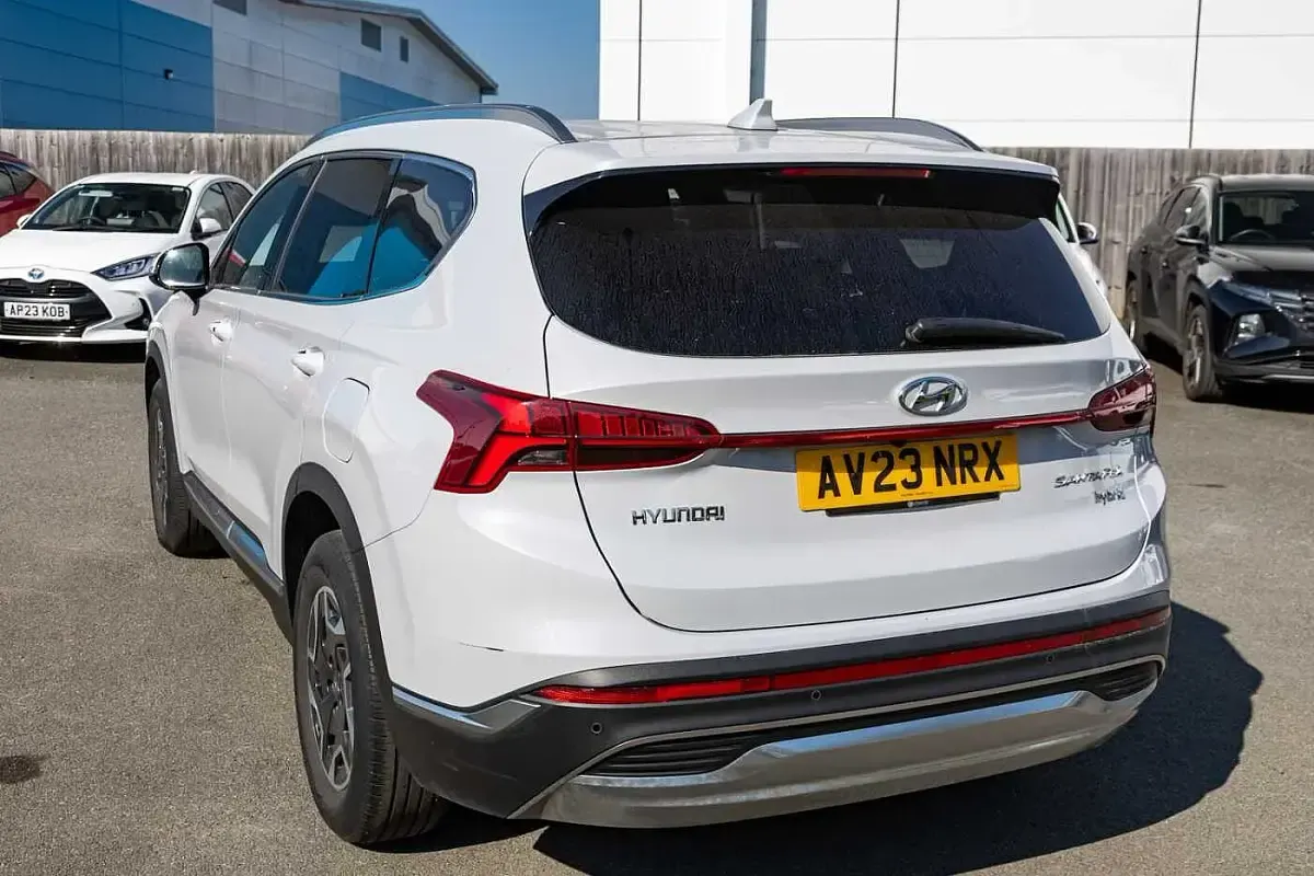 Used Hyundai Santa Fe Premium 230 HP (169 kW) 2023 White SUV