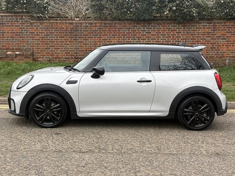Used Mini Cooper Hatch 134 HP (98 kW) 2022 Silver Hatchback