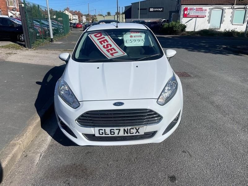 Used Ford Fiesta Zetec 2017 White Hatchback
