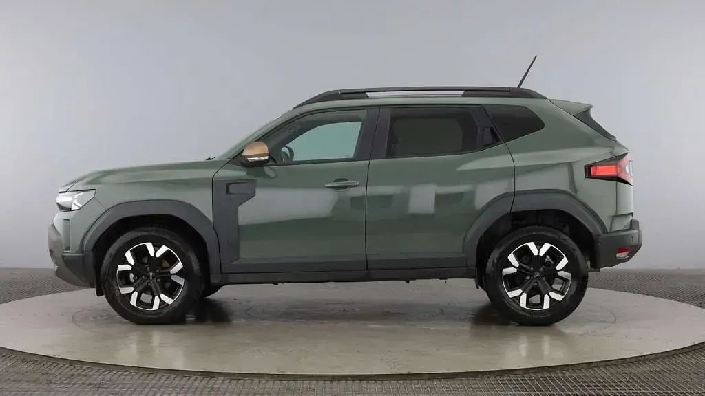 Used Dacia Duster Extreme 131 HP (96 kW) 2025 Green SUV