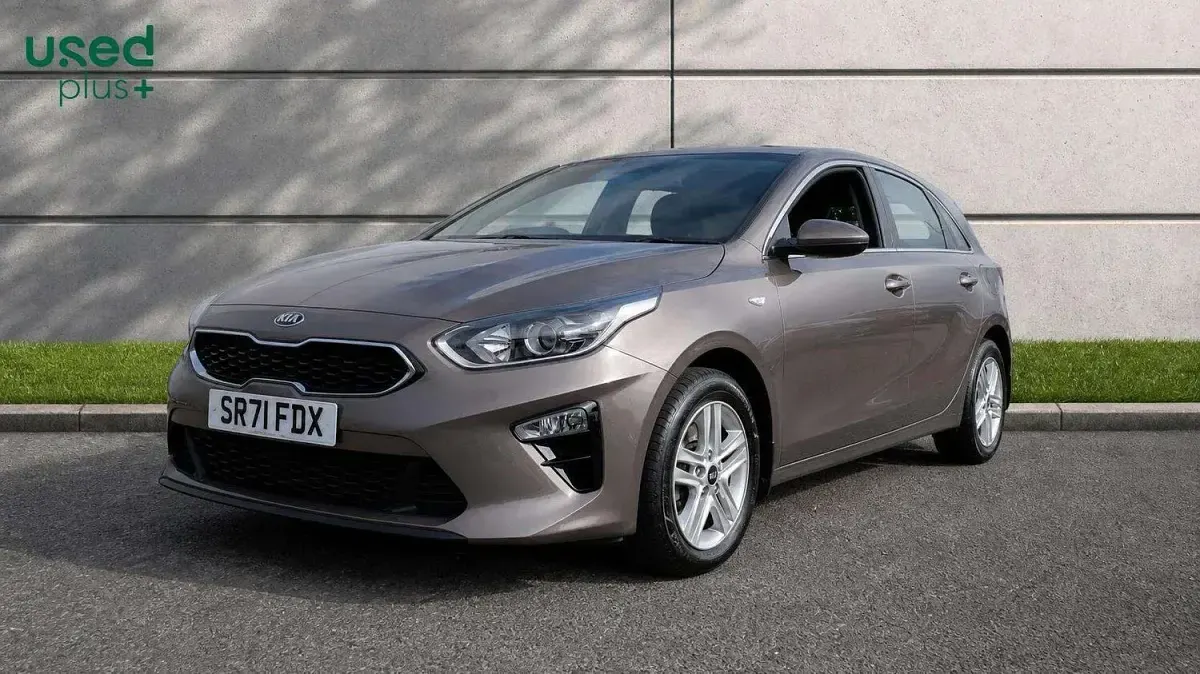 Used Kia Ceed 118 HP (86 kW) 2021 Brown Hatchback