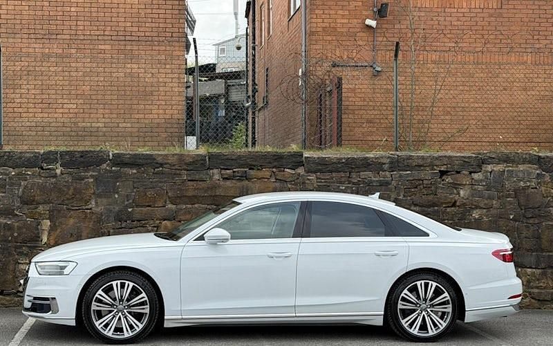 Usado Audi A8 Advanced 340 HP (250 kW) 2018 Branco Sedan
