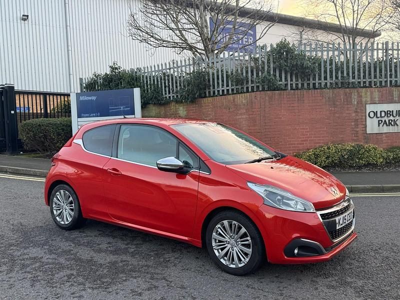 Used Peugeot 208 Allure 2015 Orange Hatchback