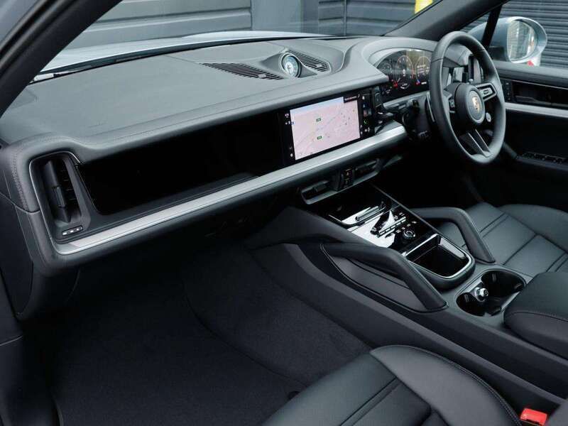 Used Porsche Cayenne 349 HP (256 kW) 2025 Grey SUV
